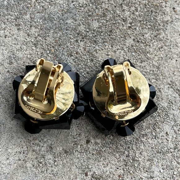 Vintage clip on earrings - Picture 3 of 3